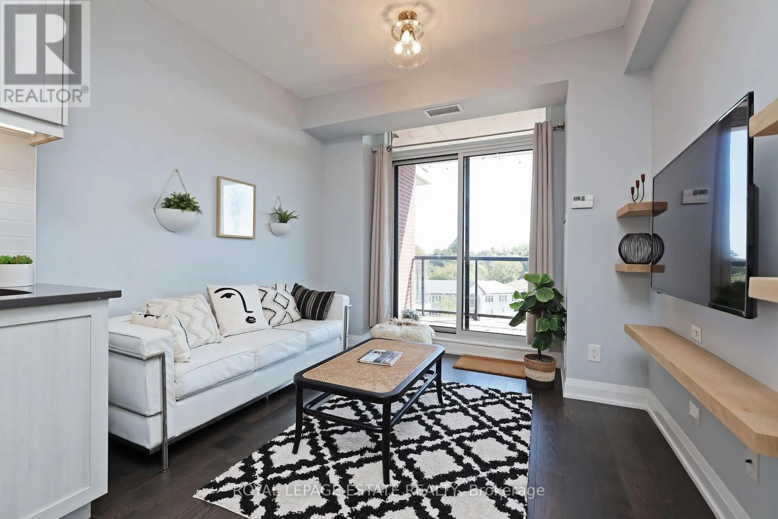 601 - 3655 KINGSTON ROAD