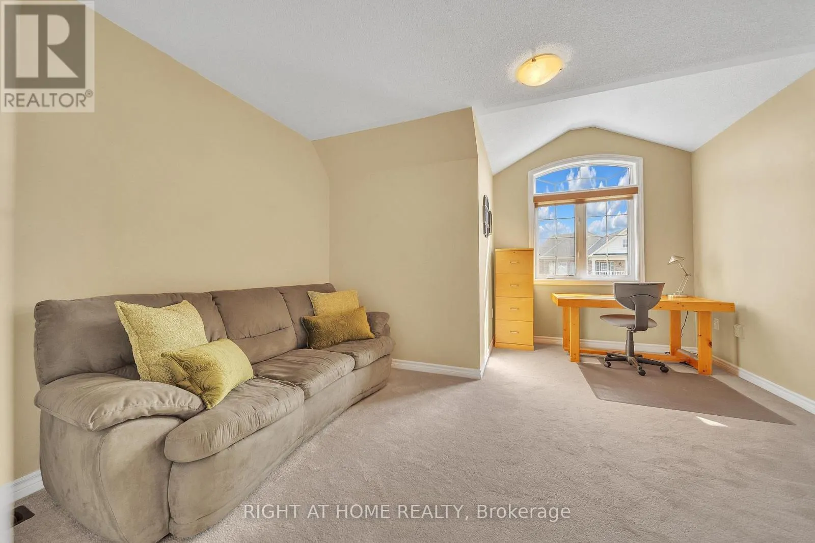 16 SEWELL CRESCENT