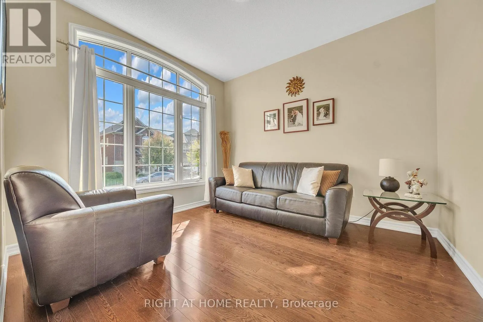16 SEWELL CRESCENT