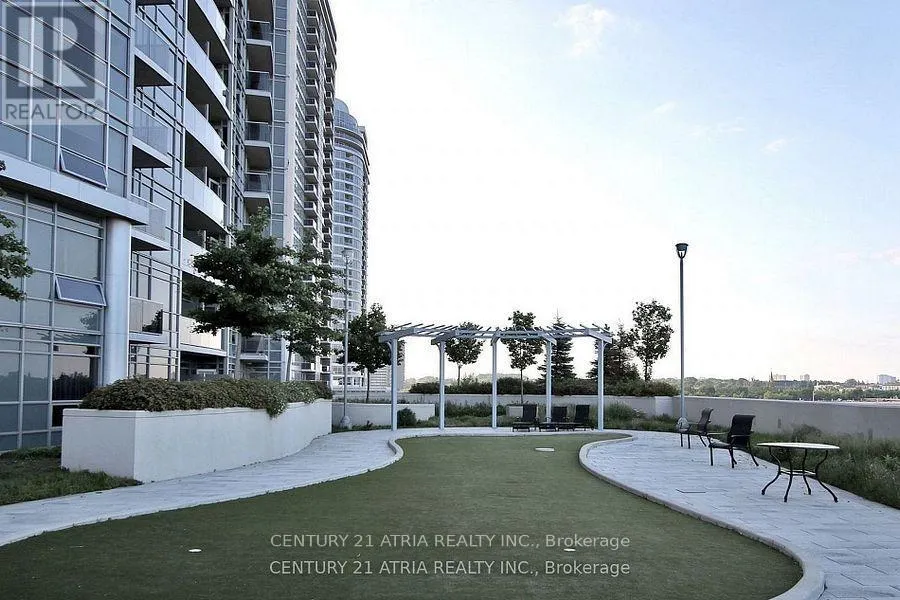 2405 - 125 VILLAGE GREEN SQUARE