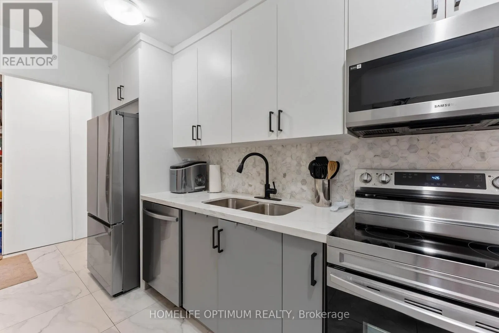 1076 - 100 MORNELLE COURT