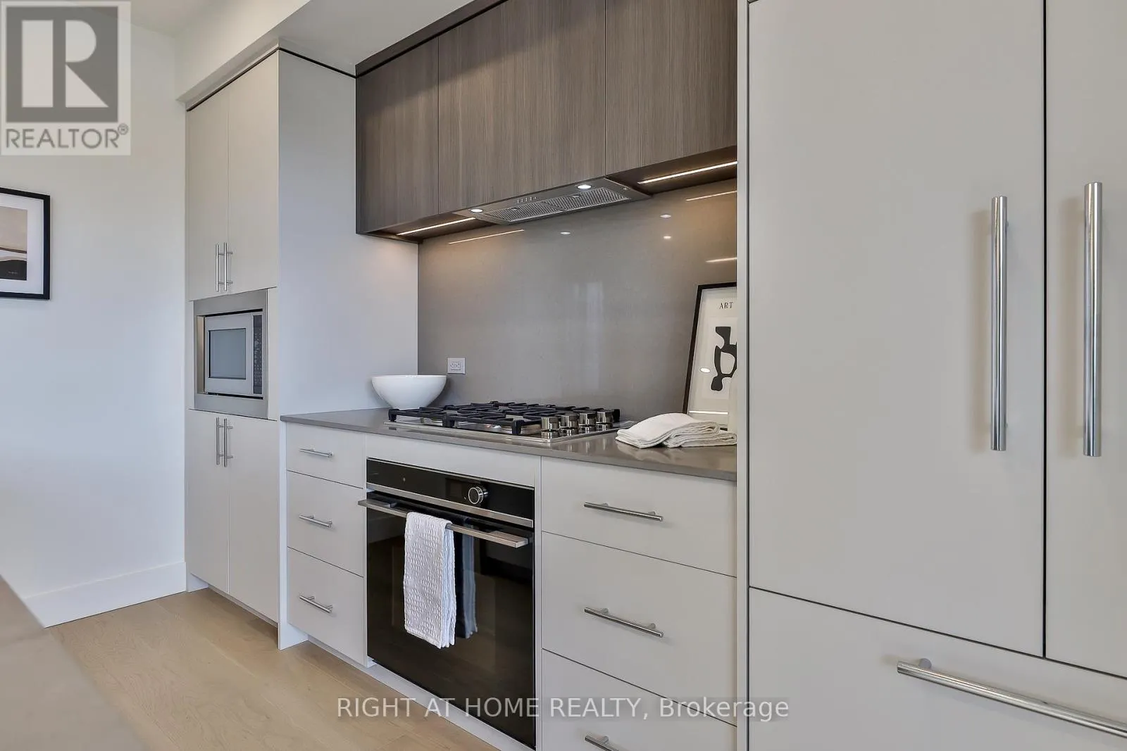 CENTRE - 2343 GERRARD STREET E