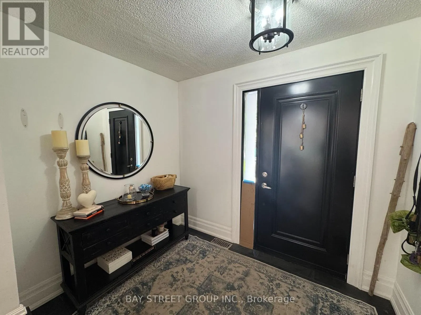 75 ANSTEAD CRESCENT