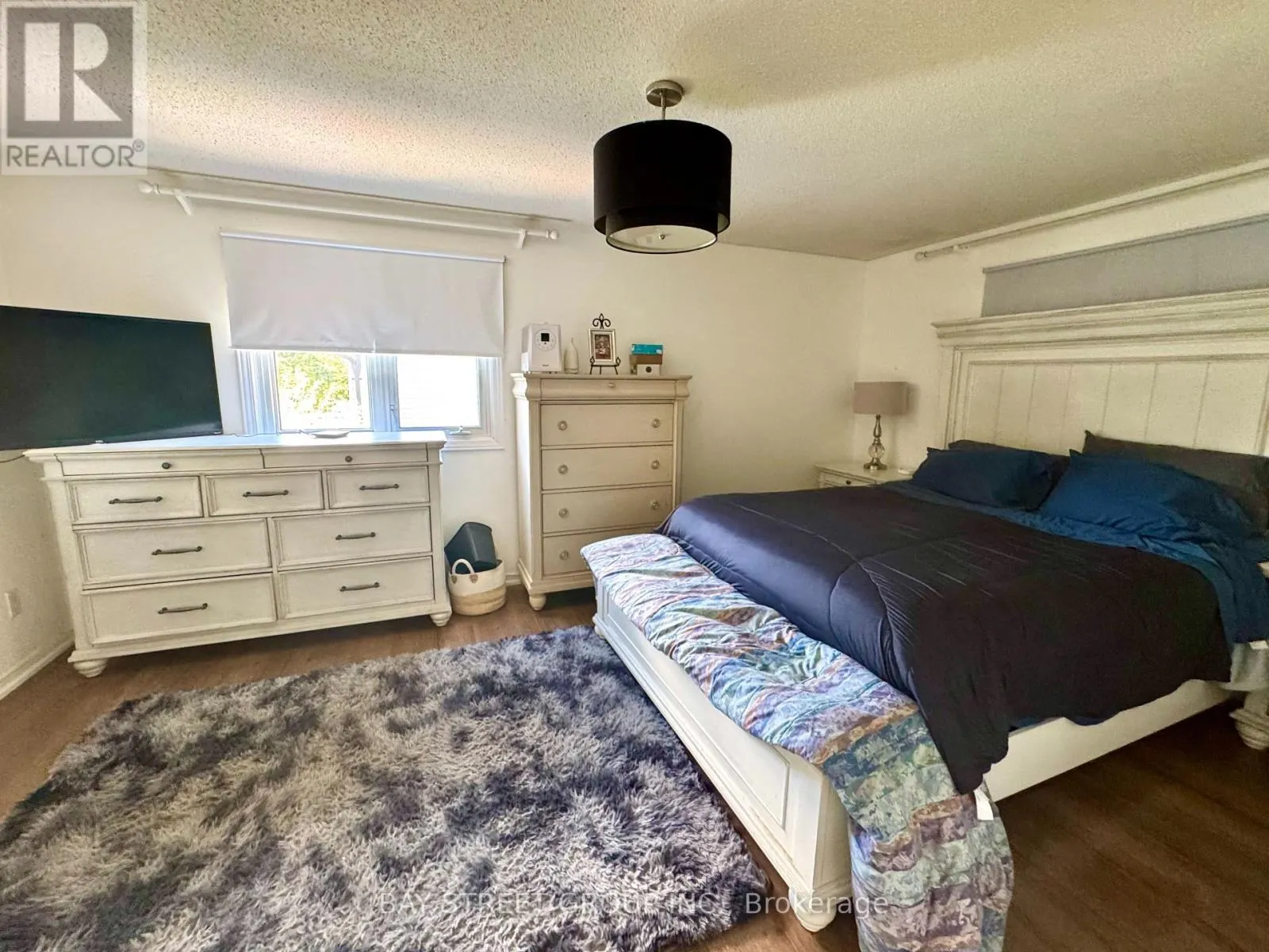 75 ANSTEAD CRESCENT