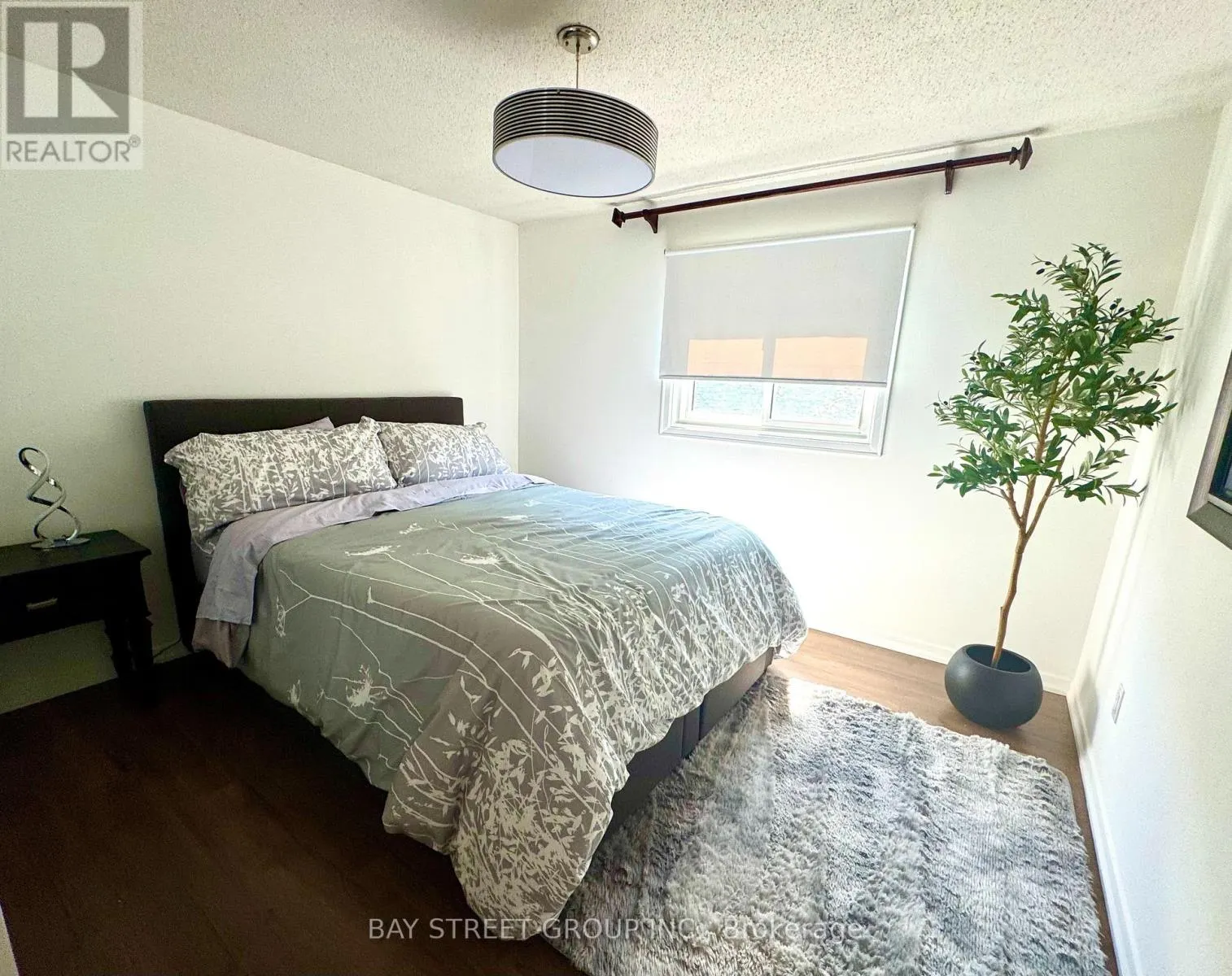 75 ANSTEAD CRESCENT