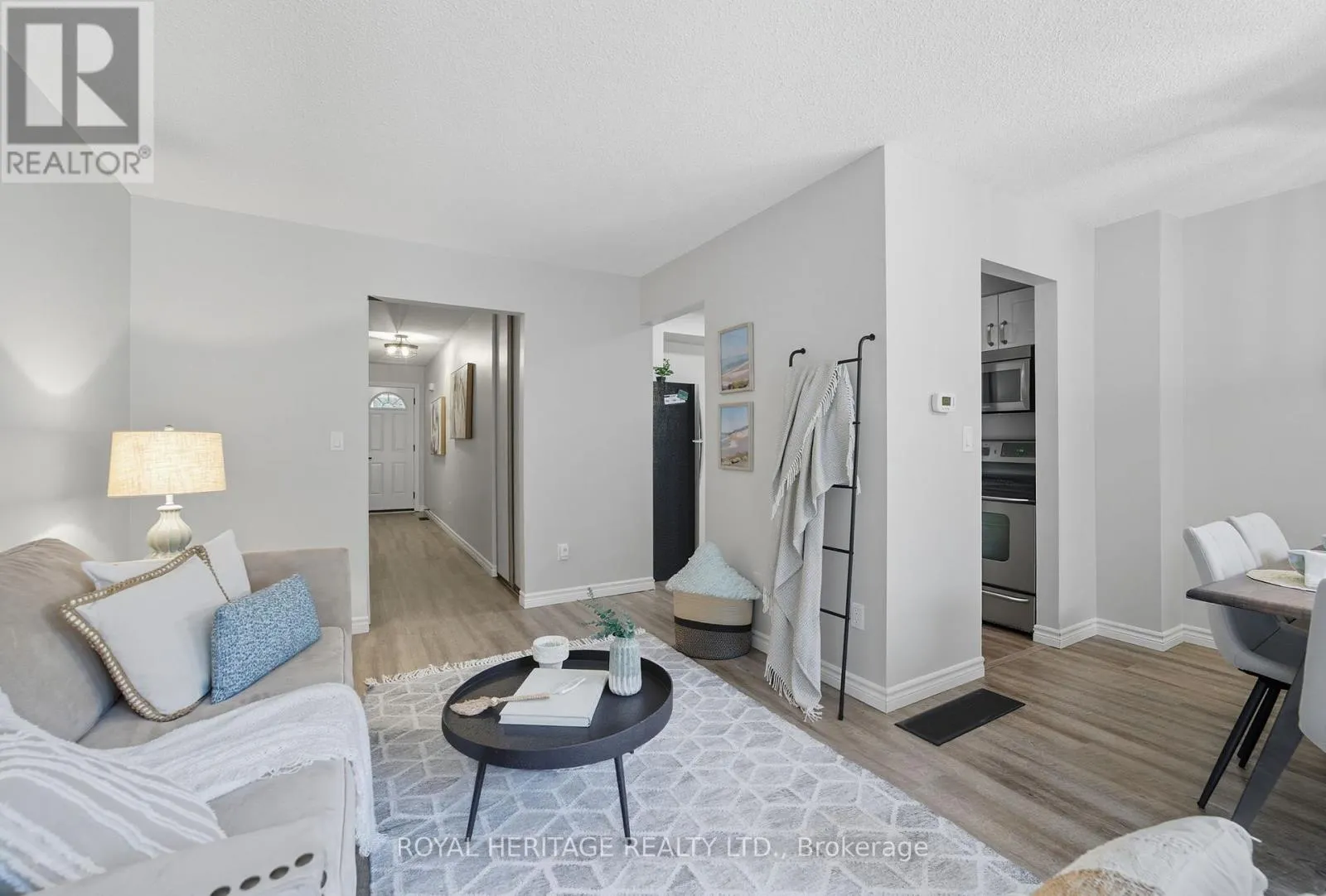 113 - 929 BURNS STREET W