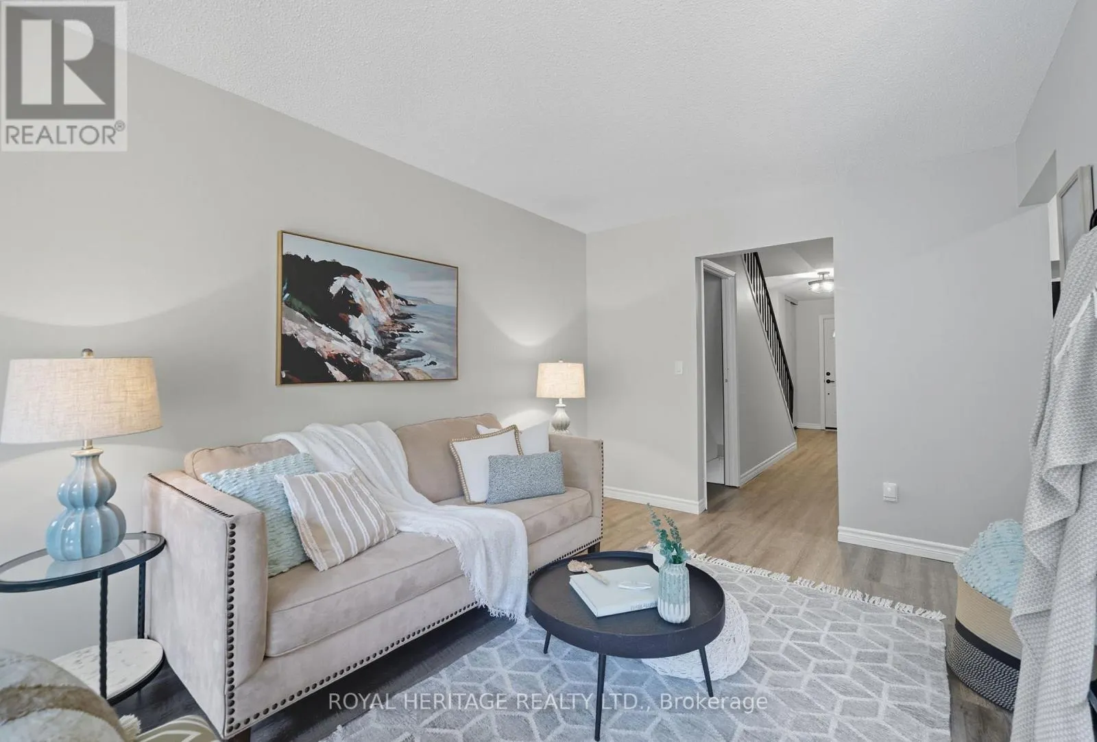 113 - 929 BURNS STREET W