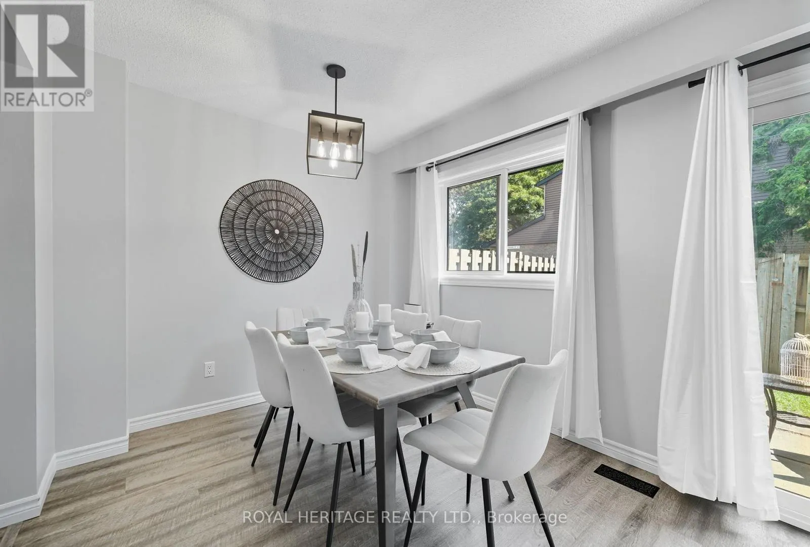 113 - 929 BURNS STREET W