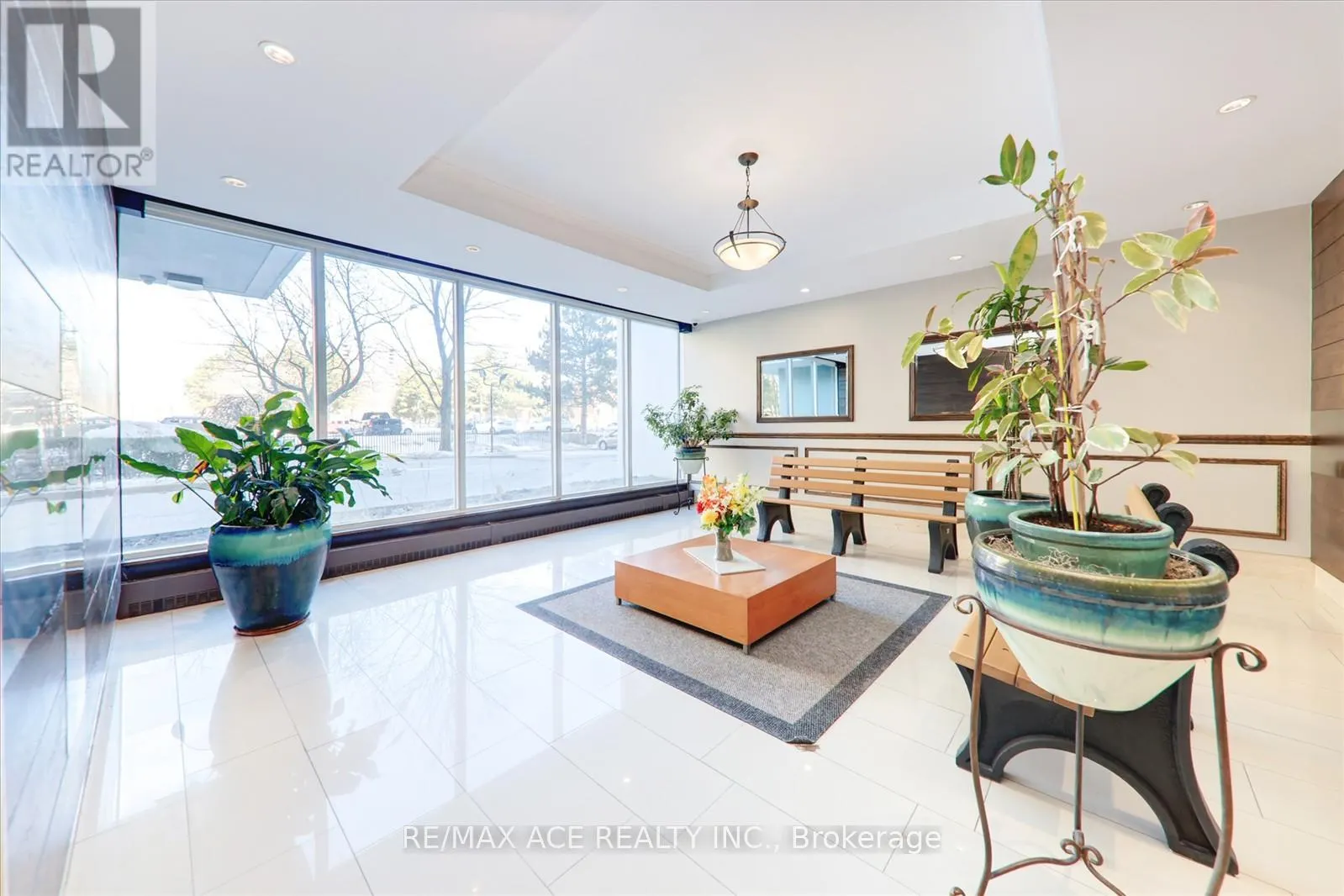 1204 - 1250 BRIDLETOWNE CIRCLE