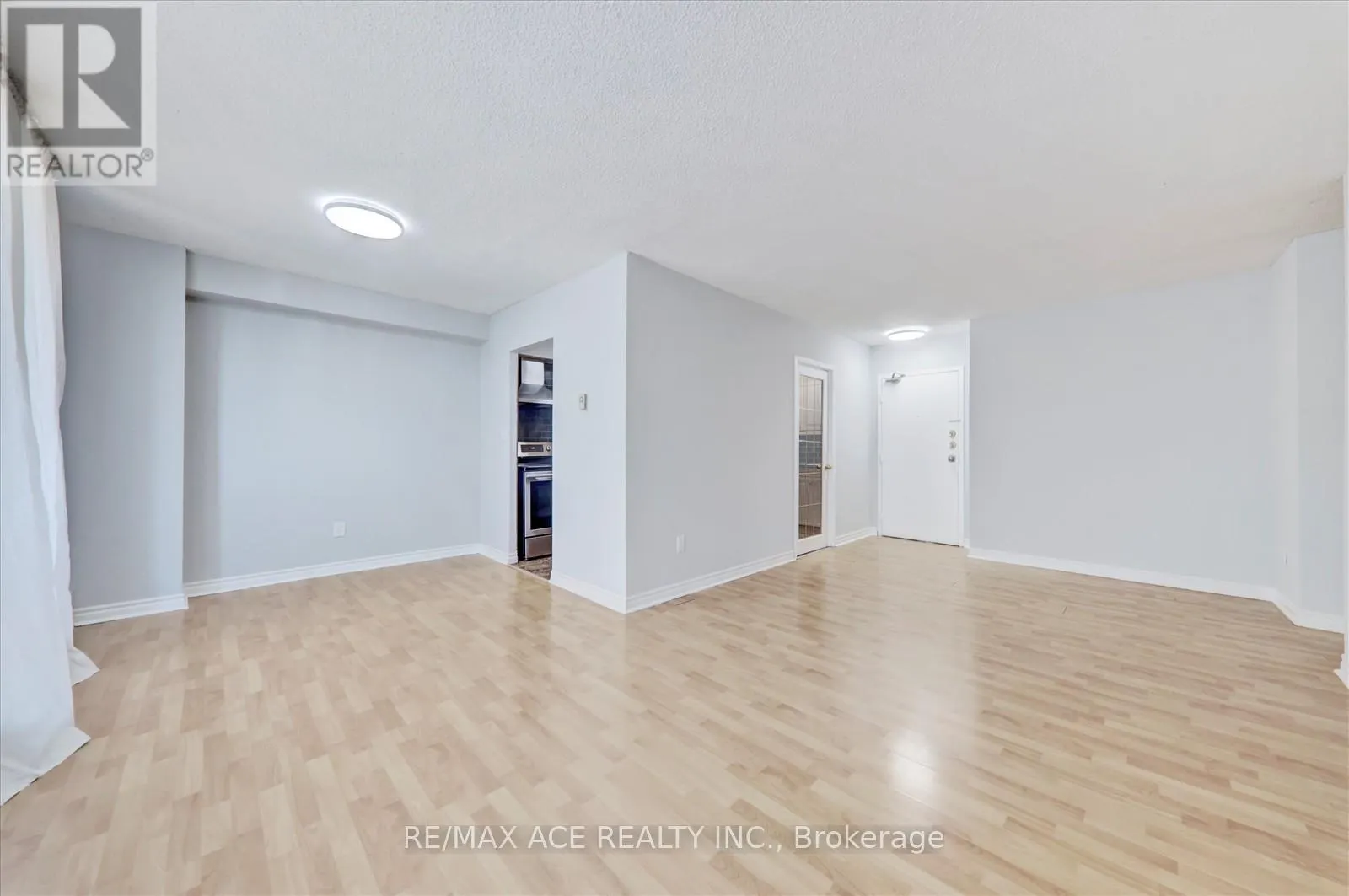 1204 - 1250 BRIDLETOWNE CIRCLE