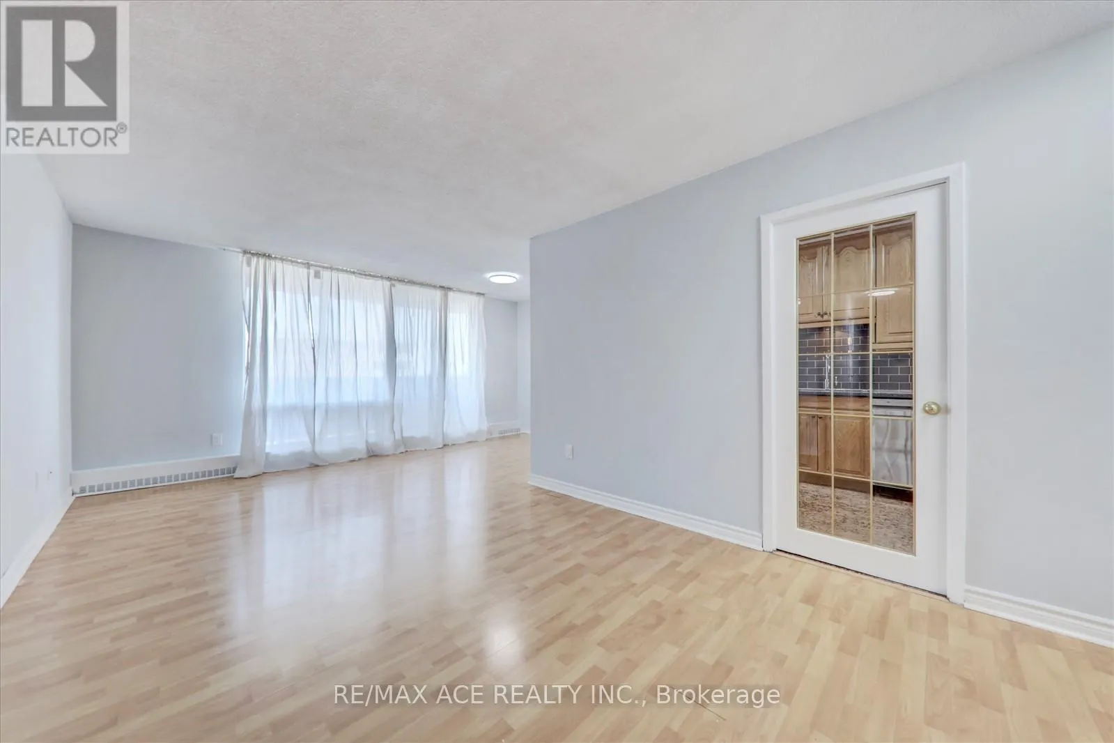 1204 - 1250 BRIDLETOWNE CIRCLE