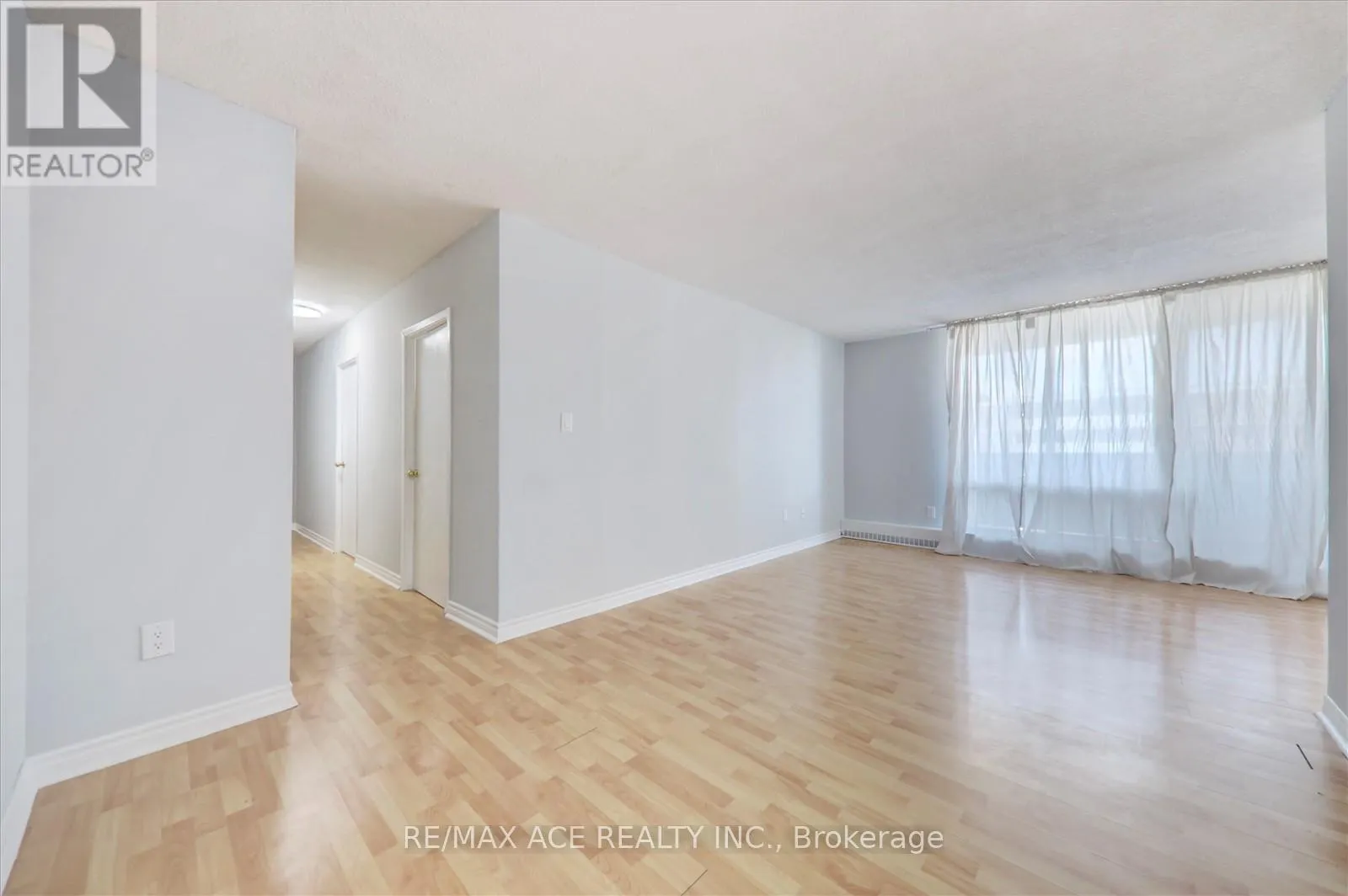 1204 - 1250 BRIDLETOWNE CIRCLE