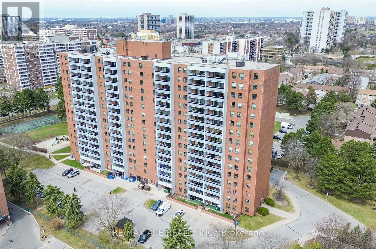 1204 - 1250 BRIDLETOWNE CIRCLE