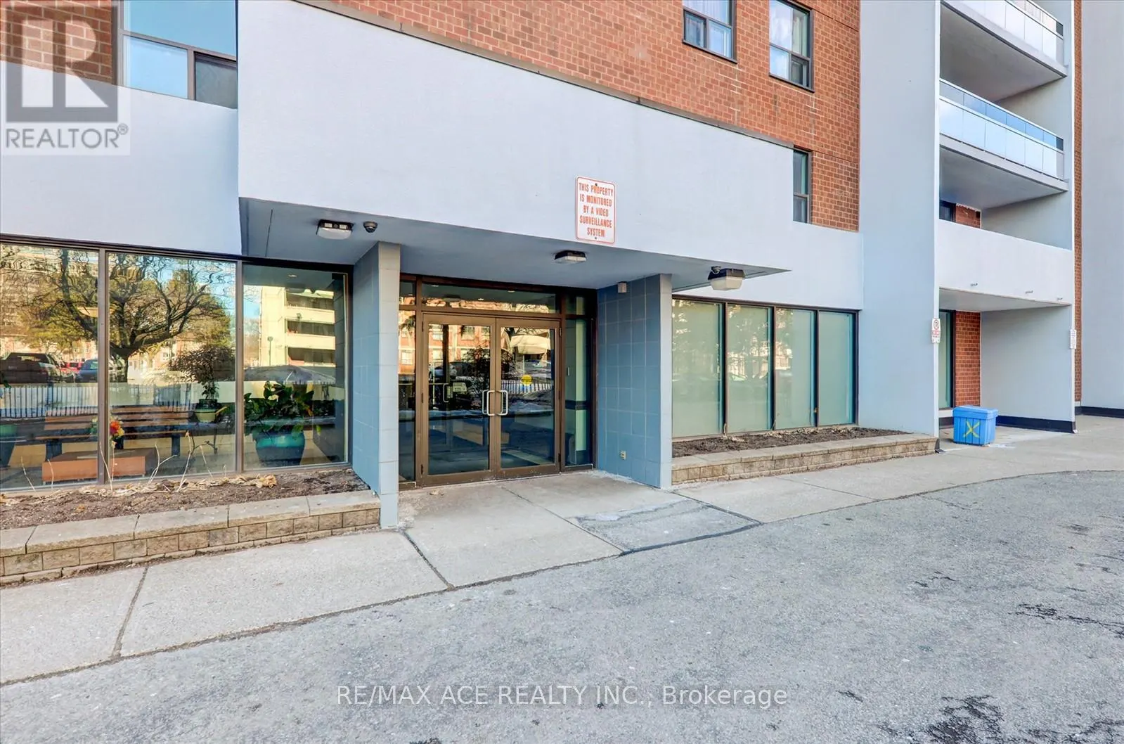 1204 - 1250 BRIDLETOWNE CIRCLE