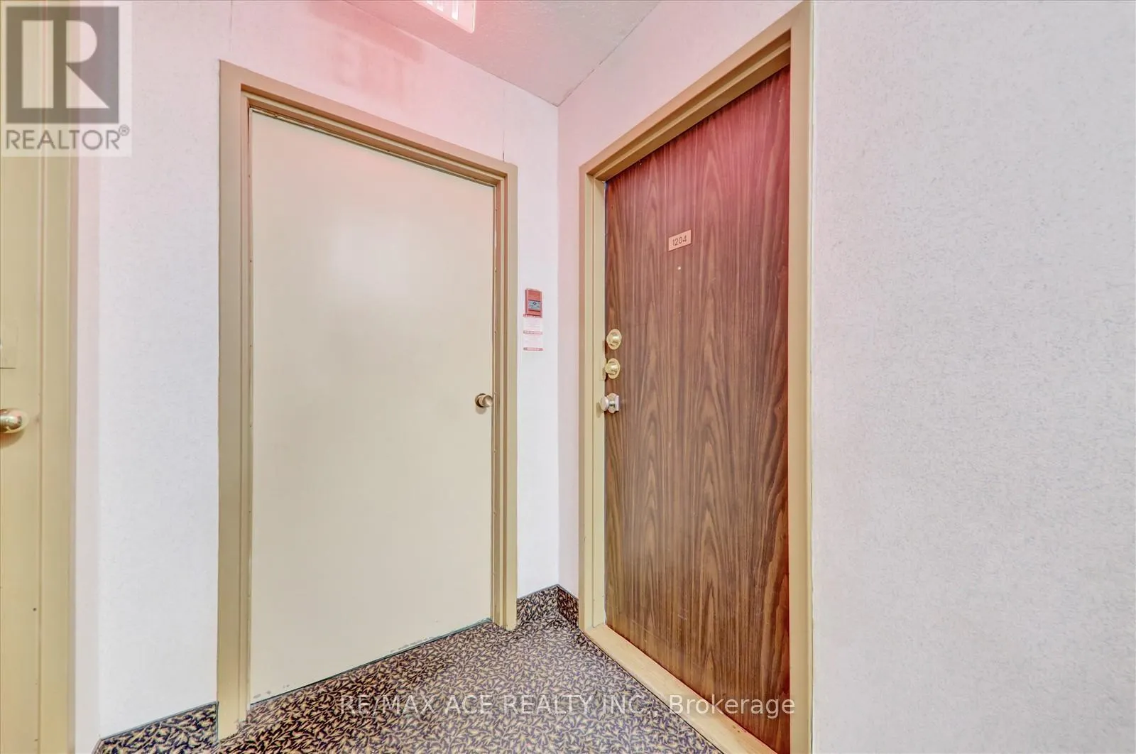 1204 - 1250 BRIDLETOWNE CIRCLE