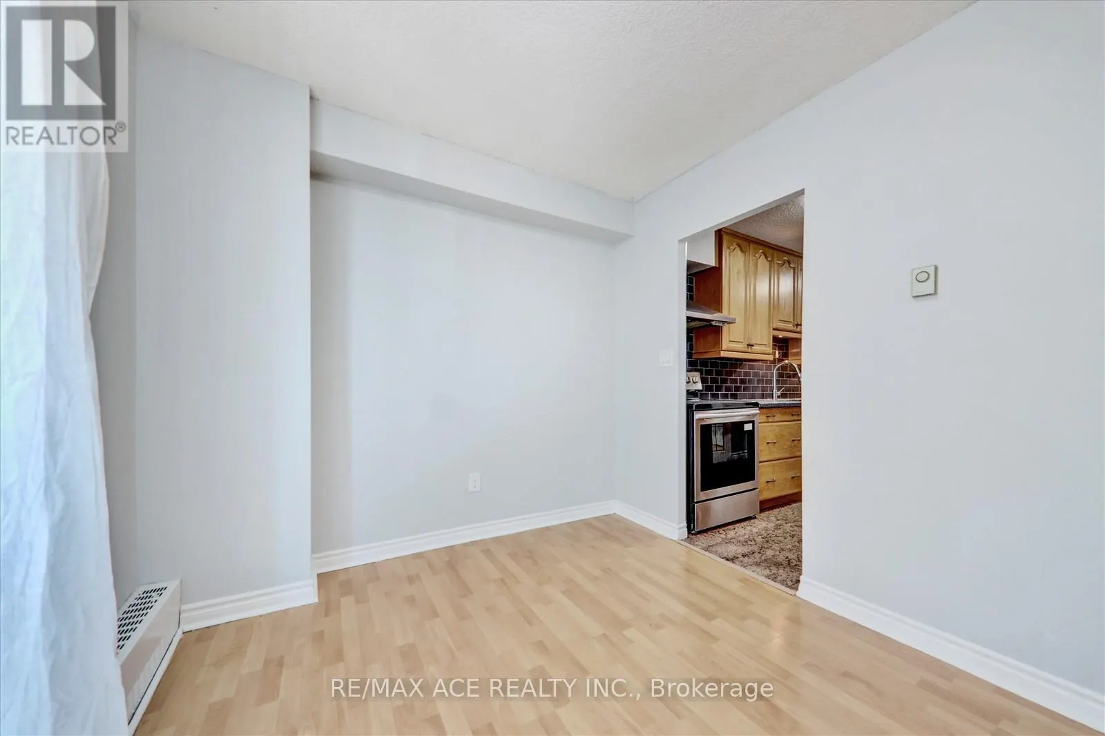 1204 - 1250 BRIDLETOWNE CIRCLE