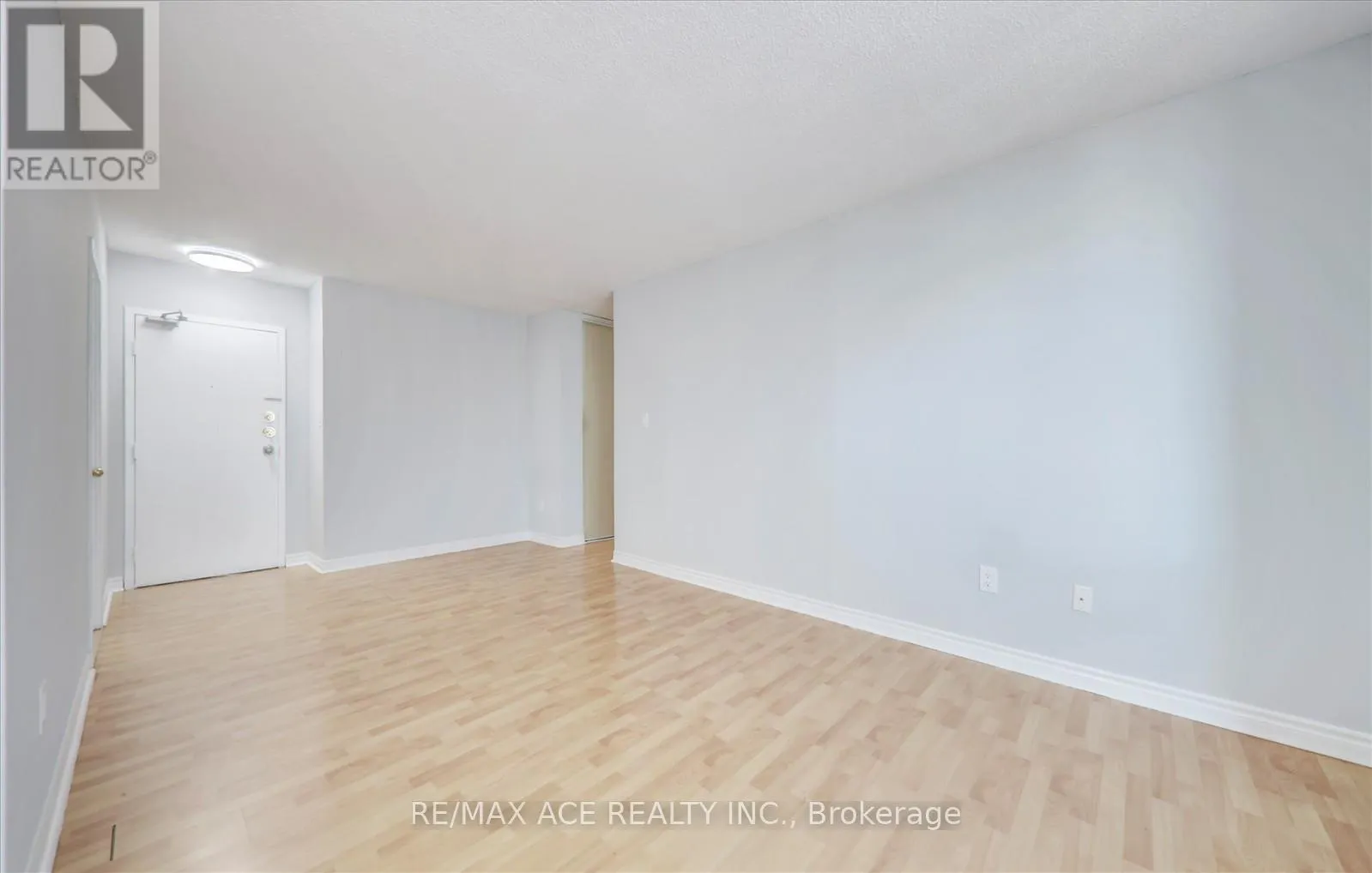 1204 - 1250 BRIDLETOWNE CIRCLE