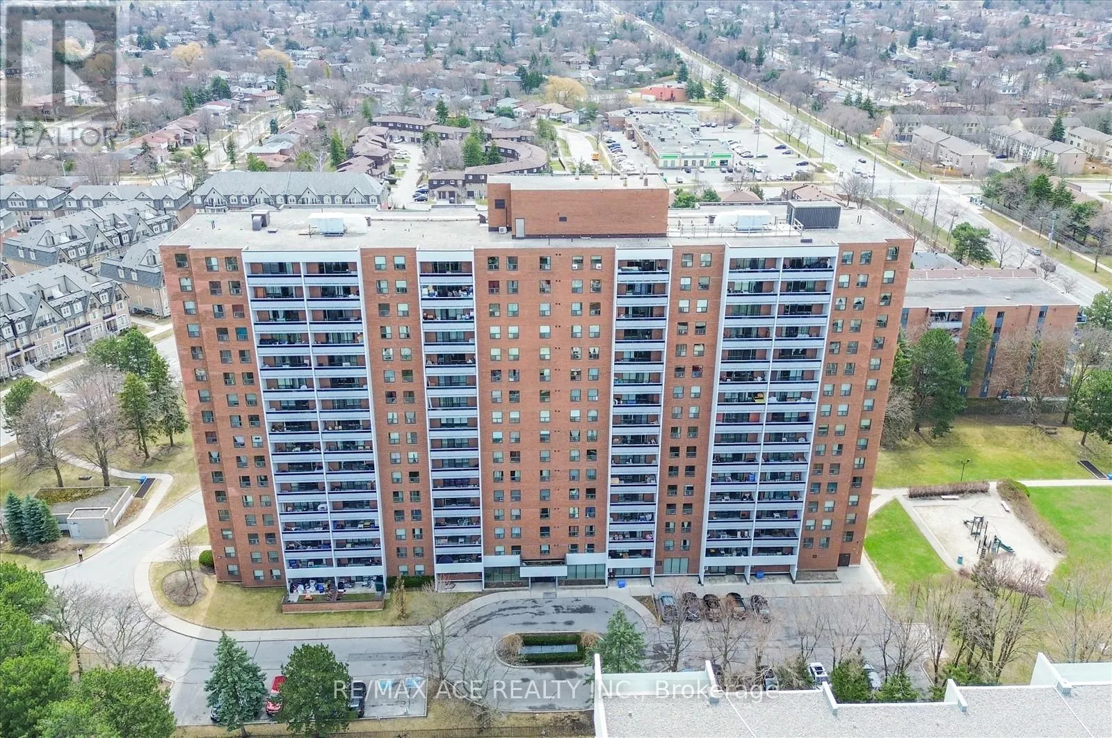 1204 - 1250 BRIDLETOWNE CIRCLE