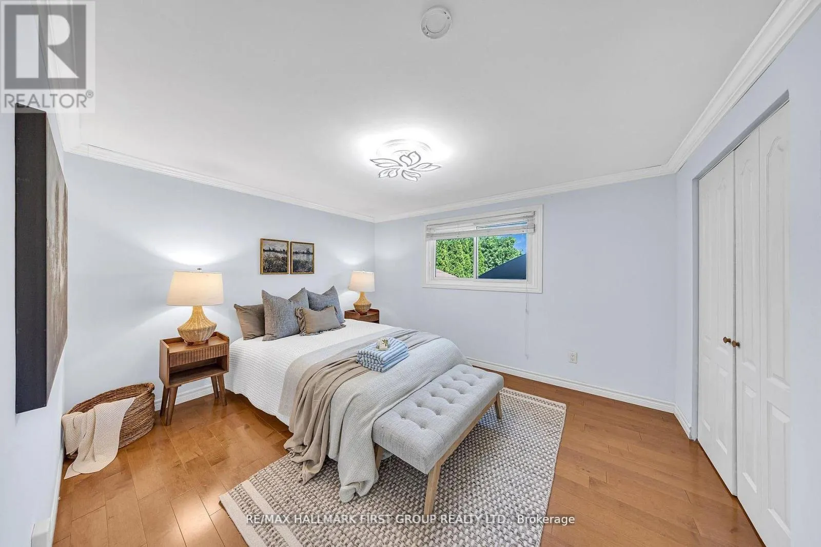 975 BRENDA COURT