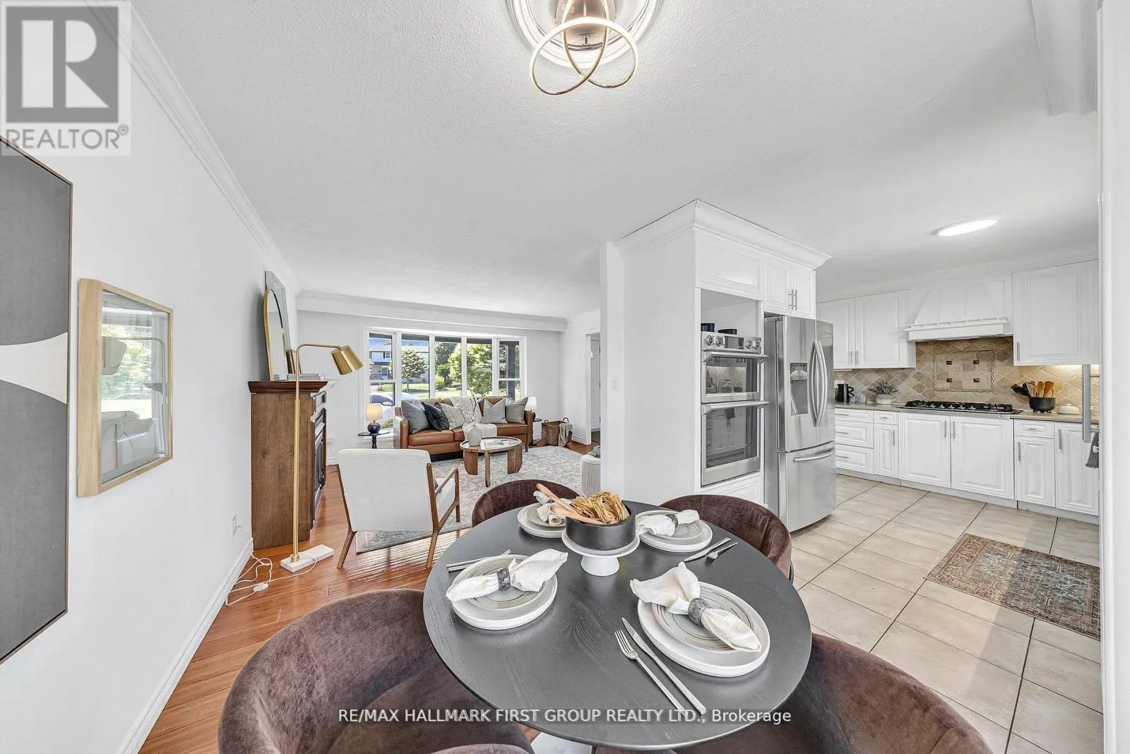 975 BRENDA COURT