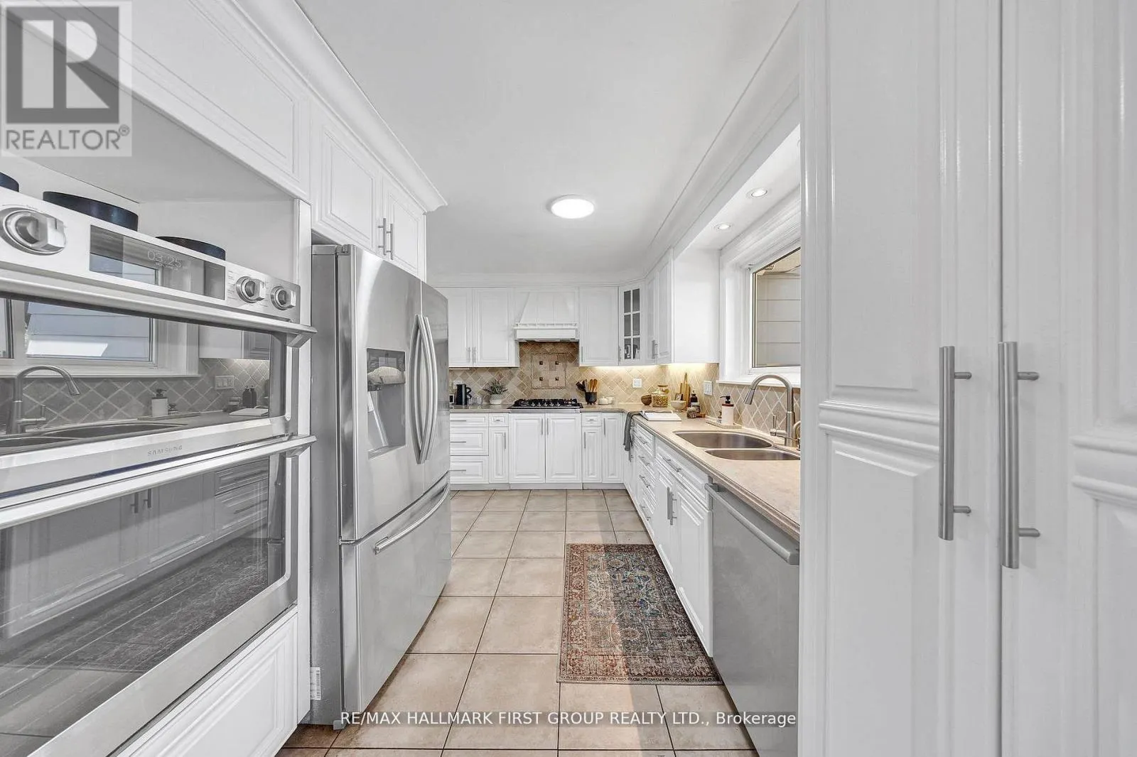 975 BRENDA COURT