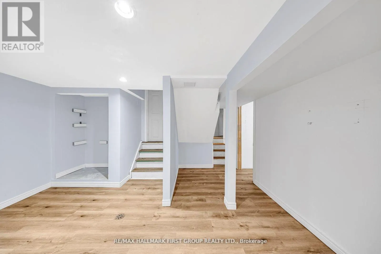 975 BRENDA COURT