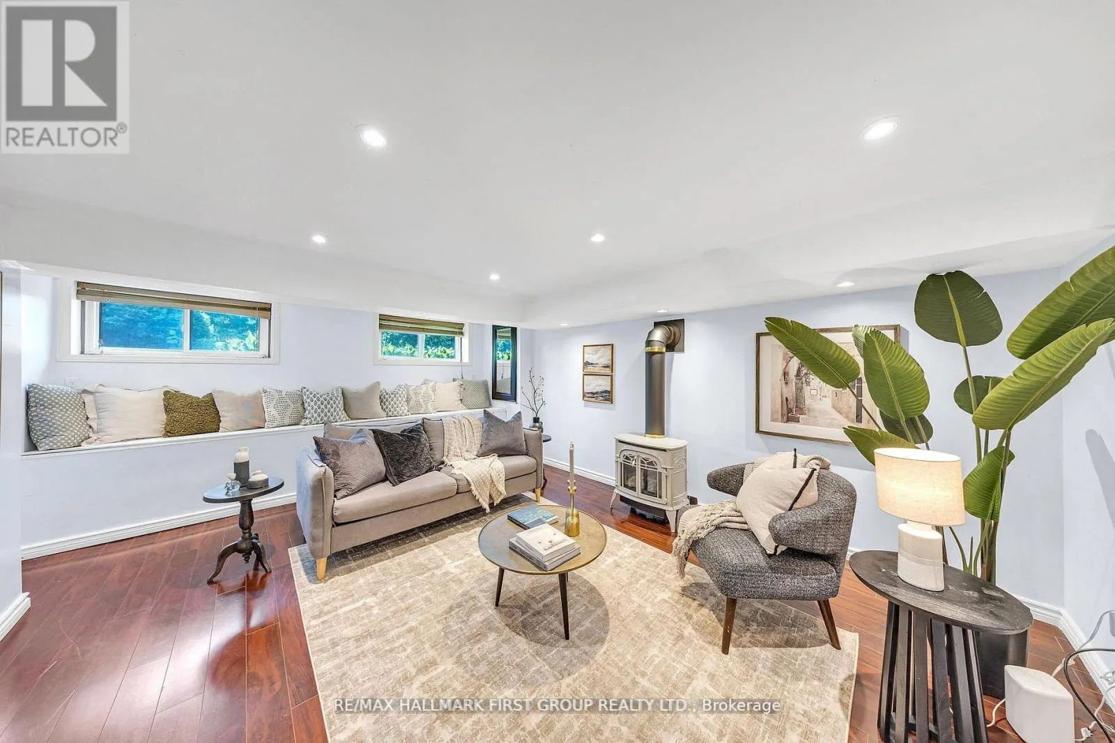 975 BRENDA COURT