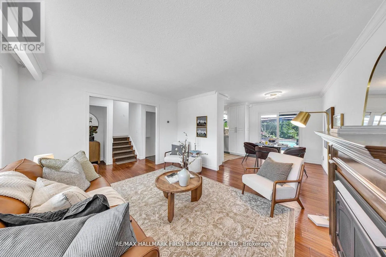 975 BRENDA COURT