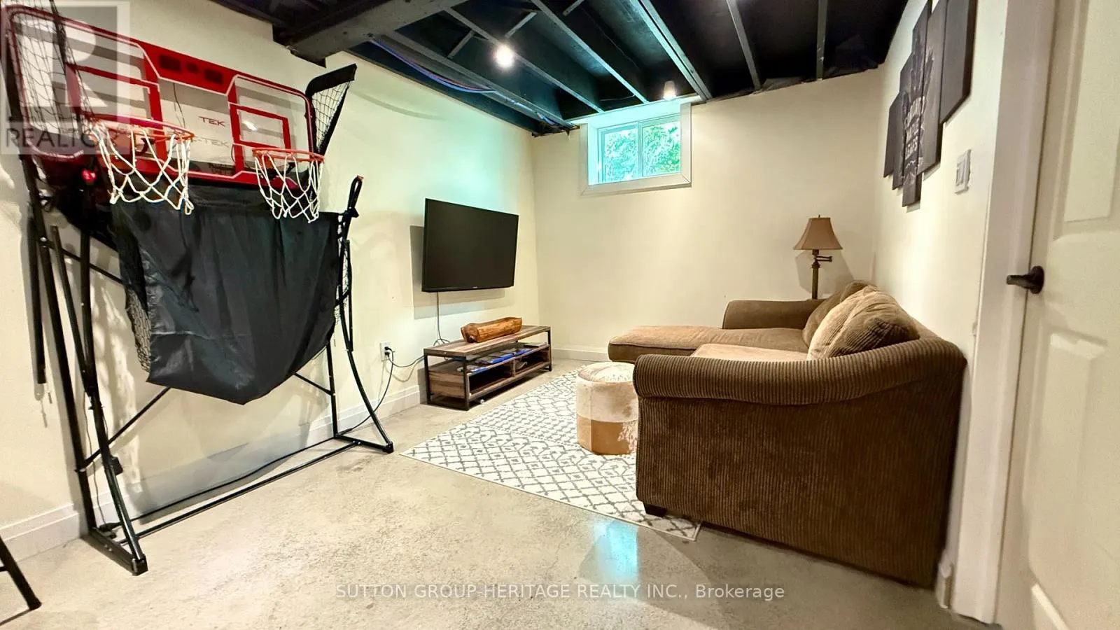 333 FAIRVIEW DRIVE