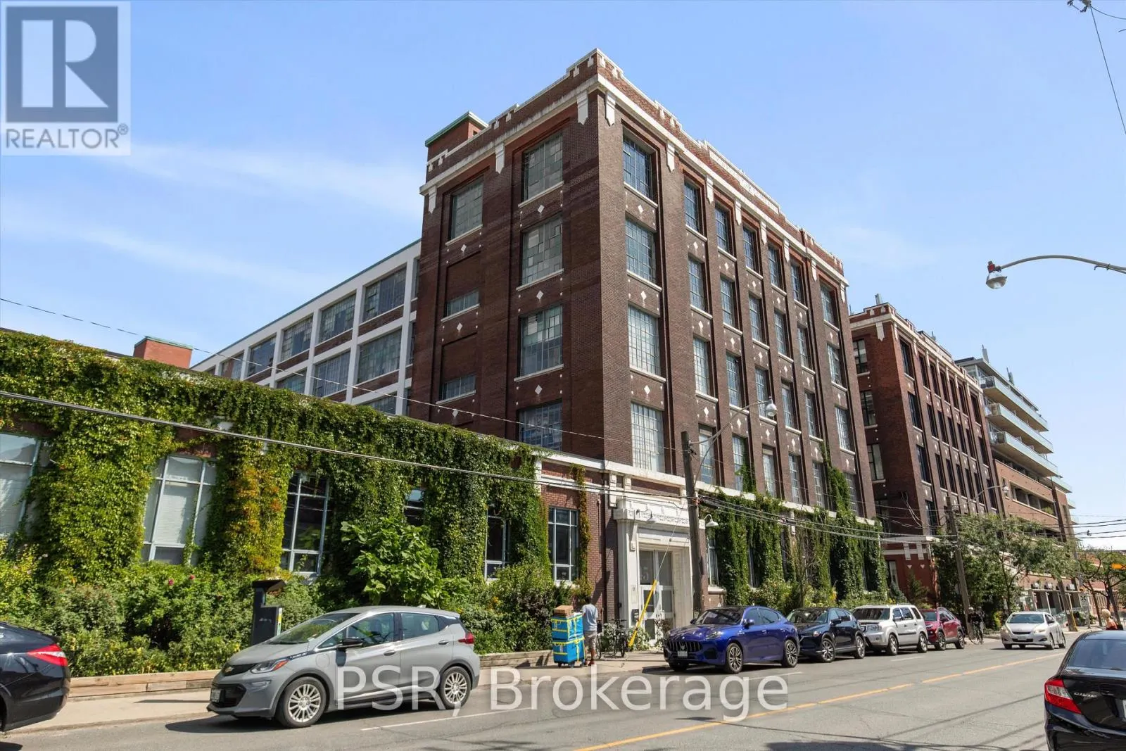 400 - 245 CARLAW AVENUE