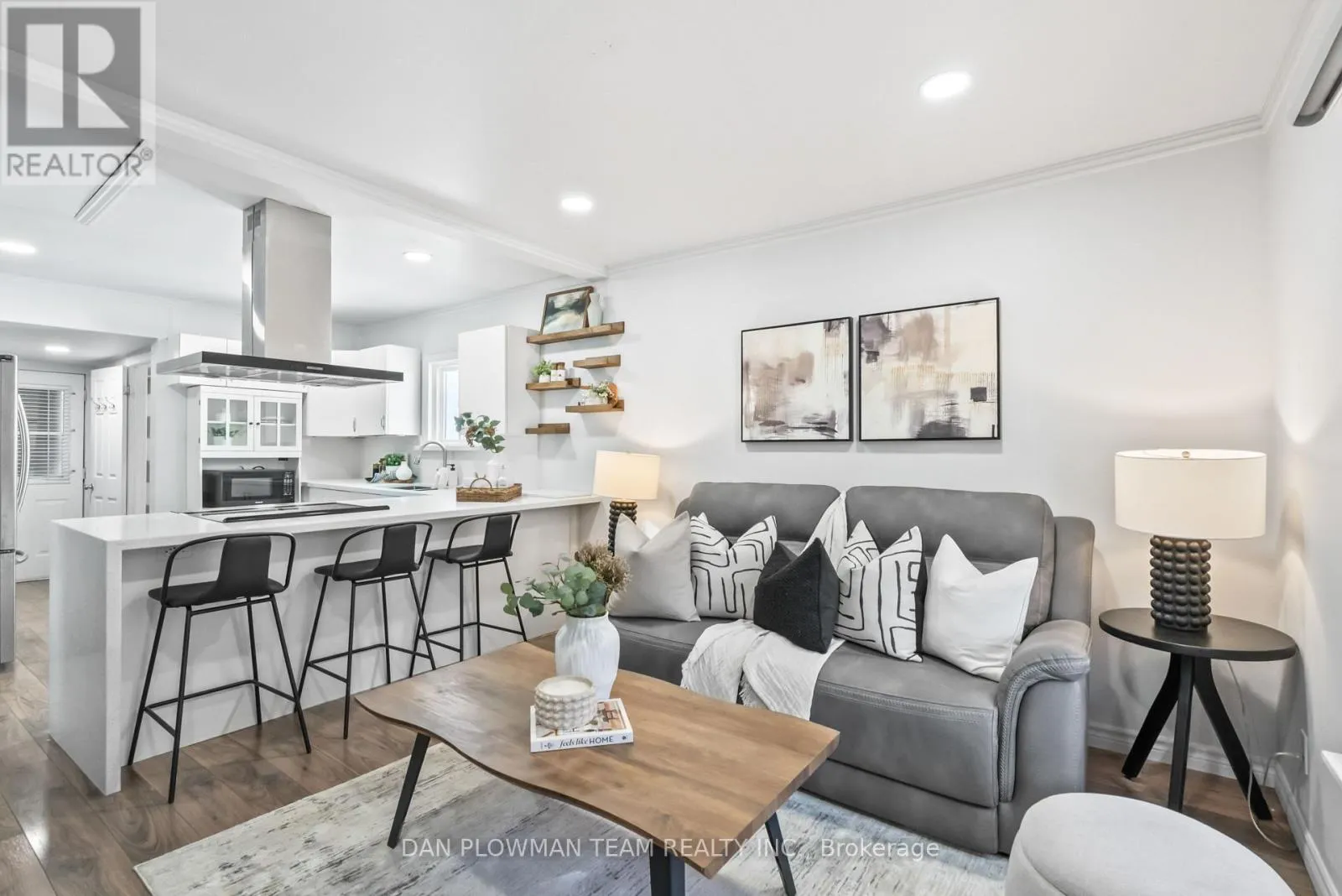 182 BLOOR STREET W