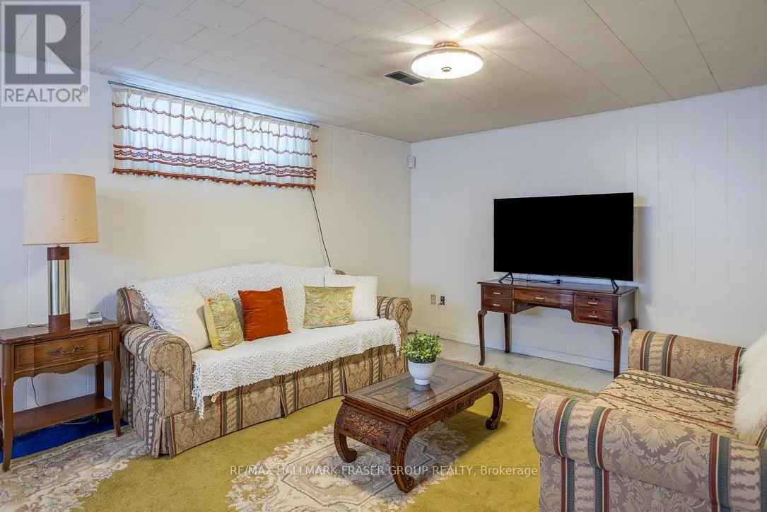 15 STANLAND DRIVE