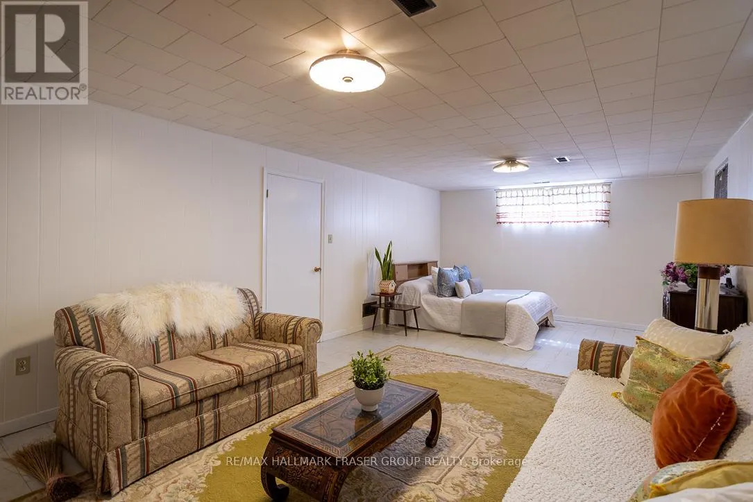 15 STANLAND DRIVE