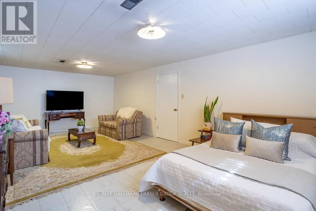 15 STANLAND DRIVE