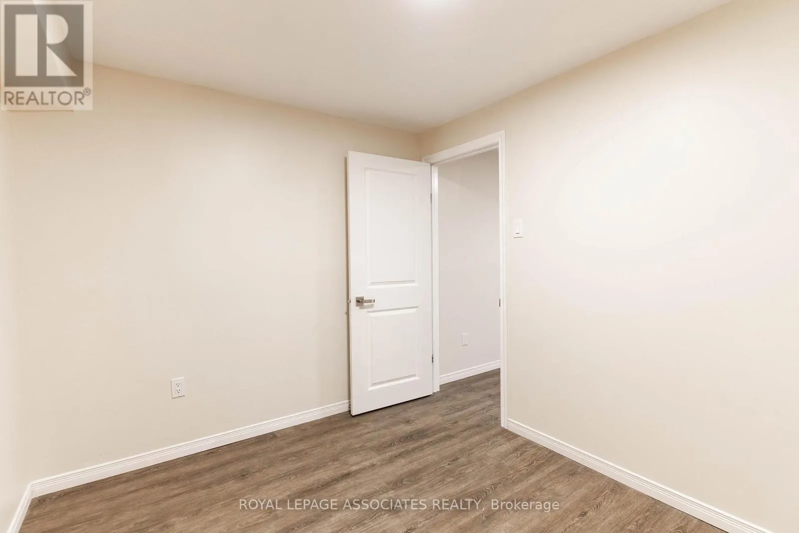 1553 NORWILL CRESCENT