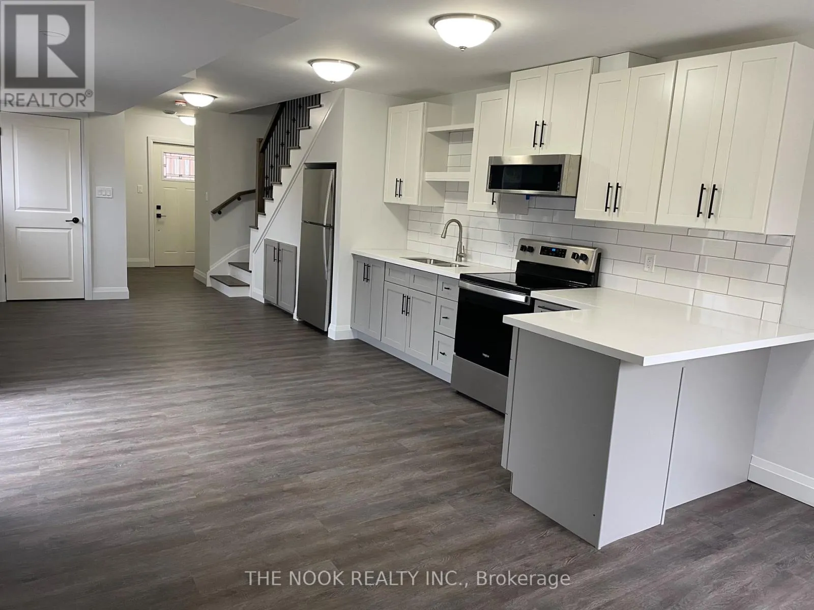 3 - 279 HUMBER AVENUE, #3