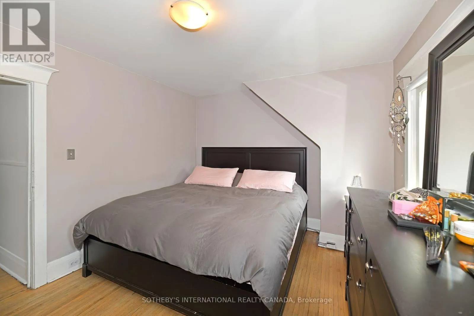 60 MORTIMER AVENUE