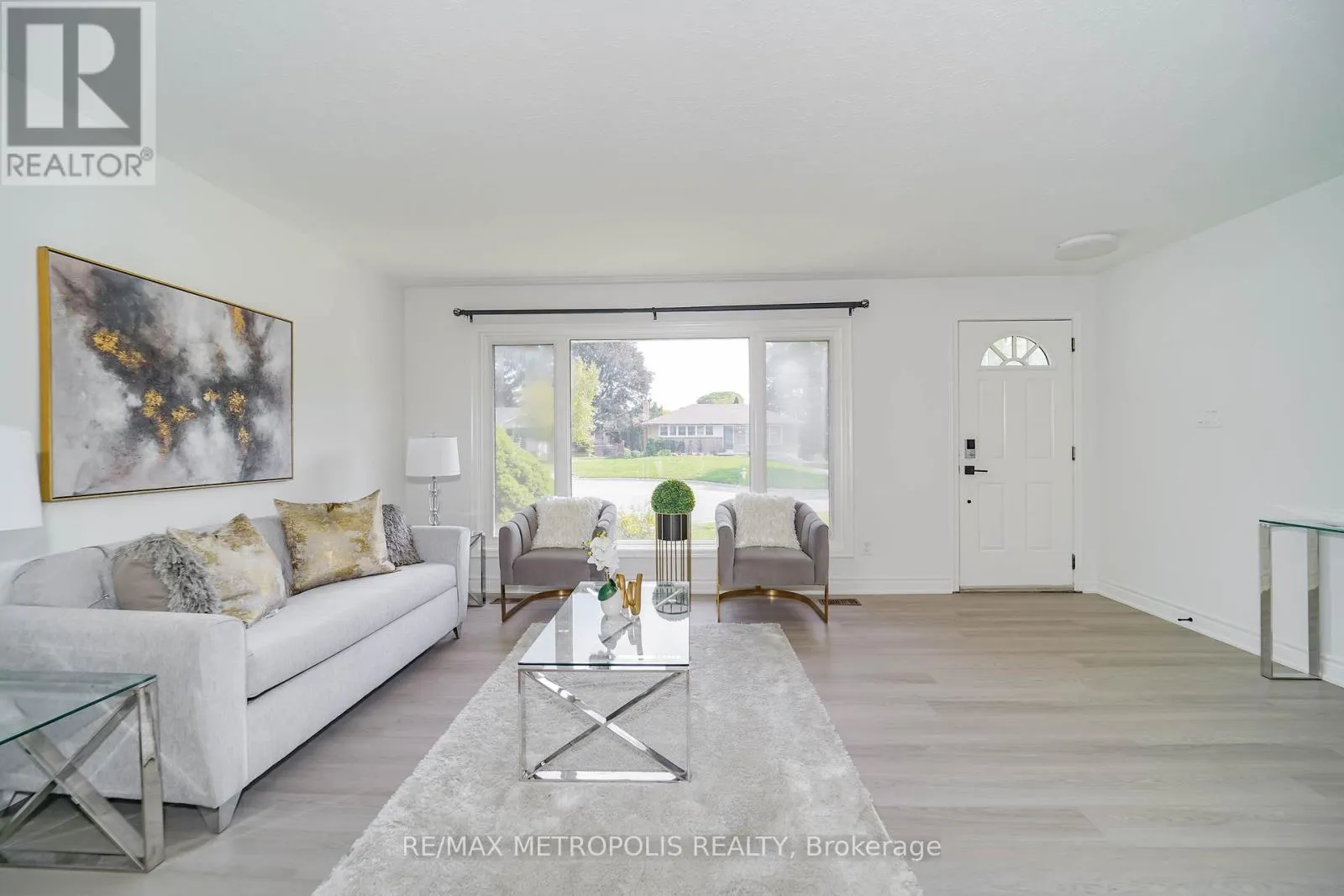 592 CARLYLE COURT