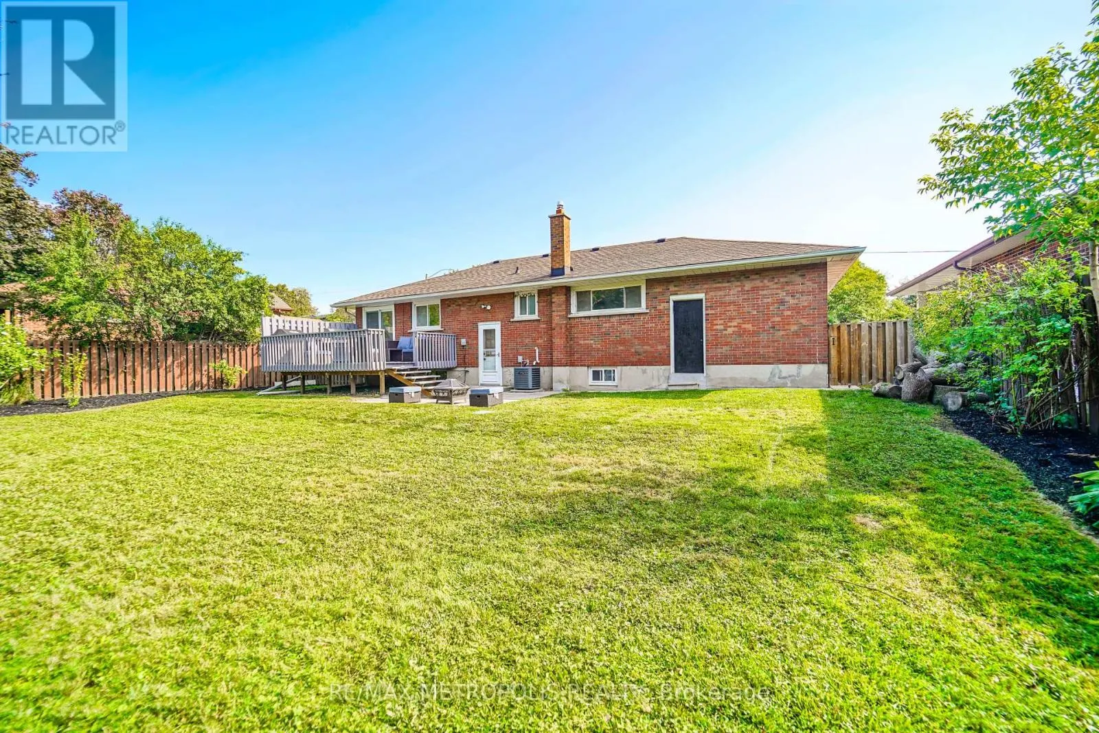 592 CARLYLE COURT