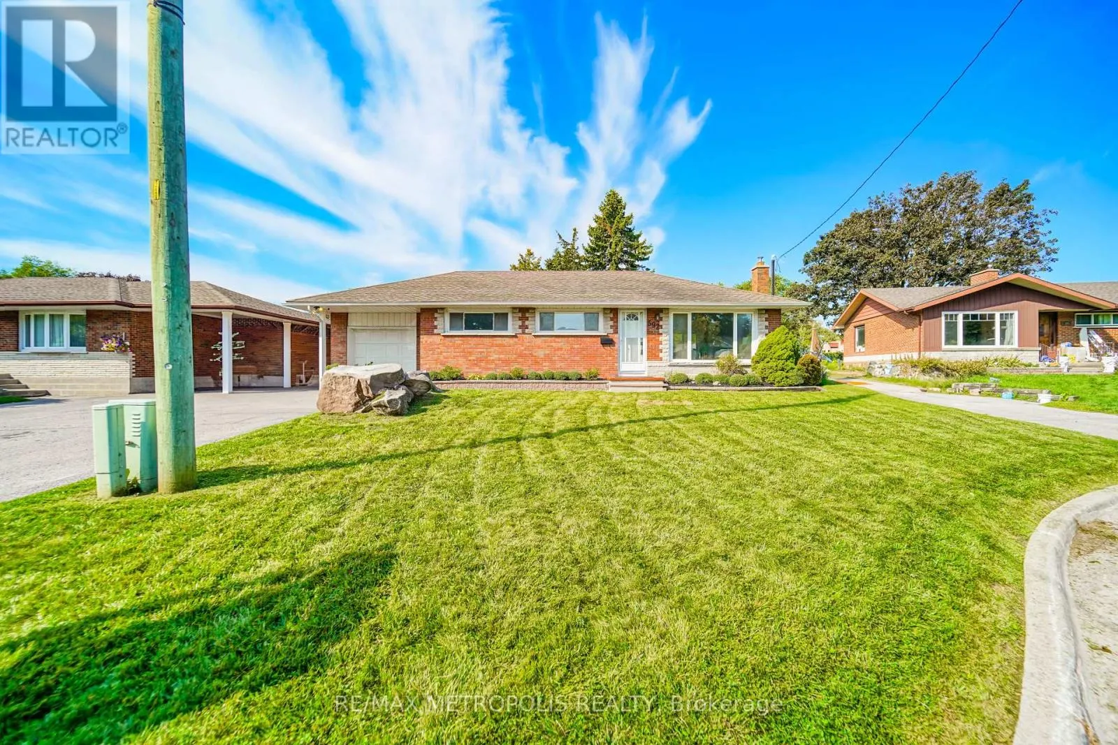 592 CARLYLE COURT