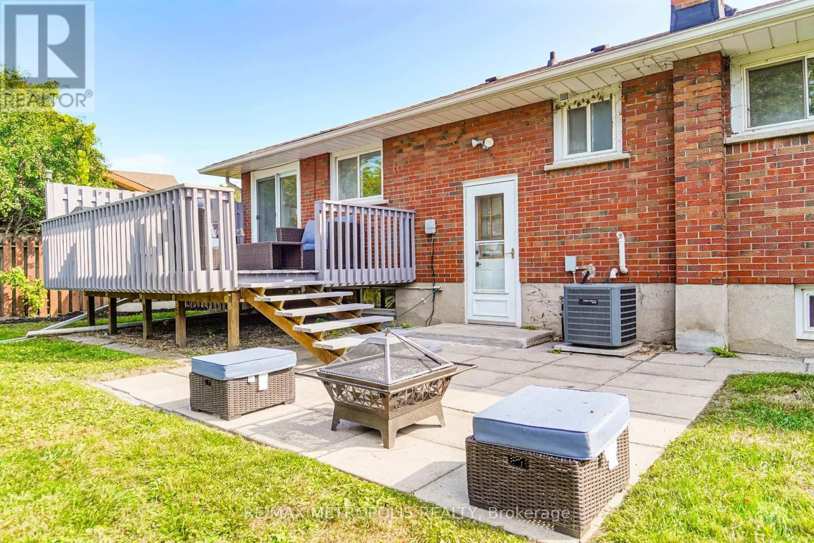 592 CARLYLE COURT