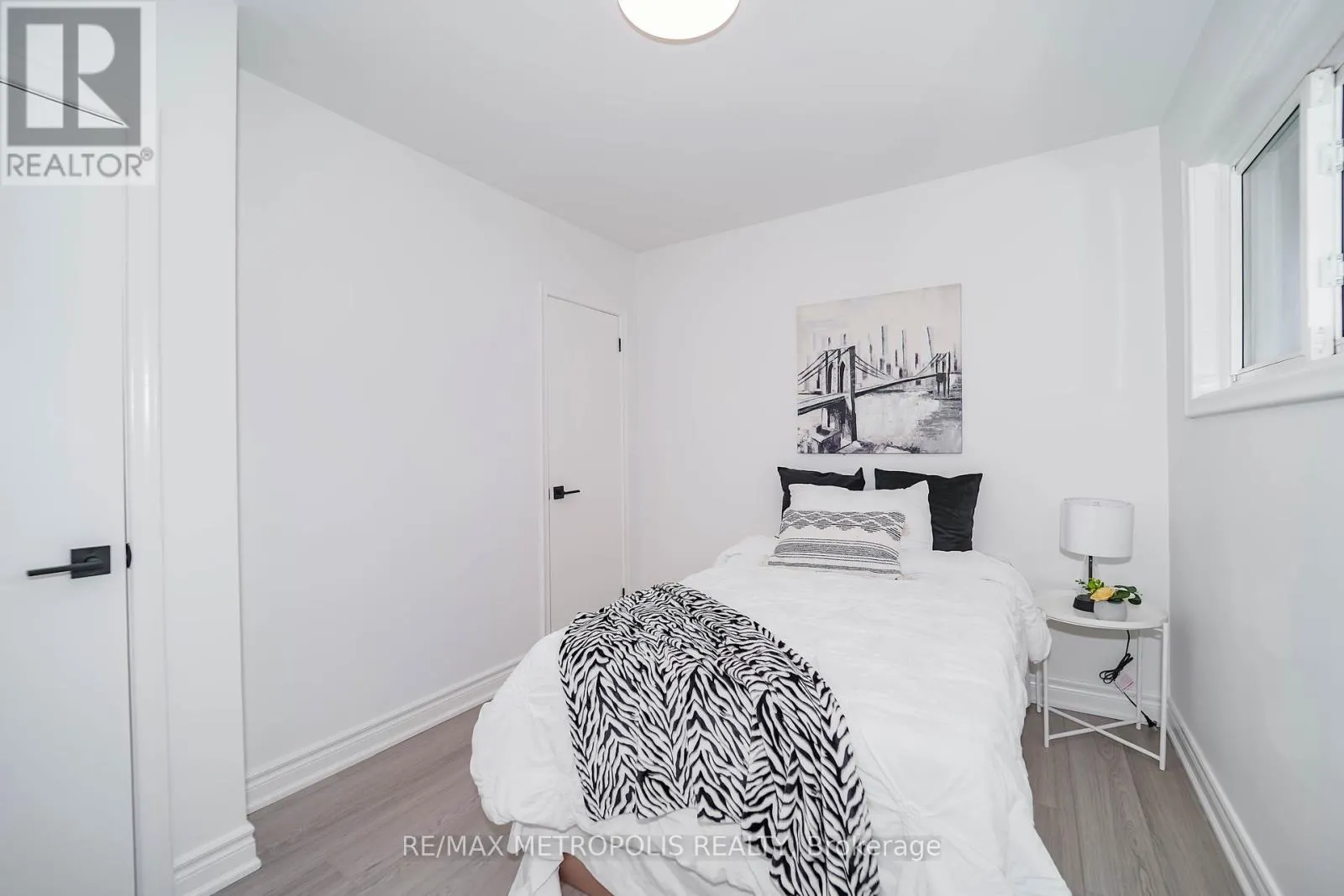 592 CARLYLE COURT