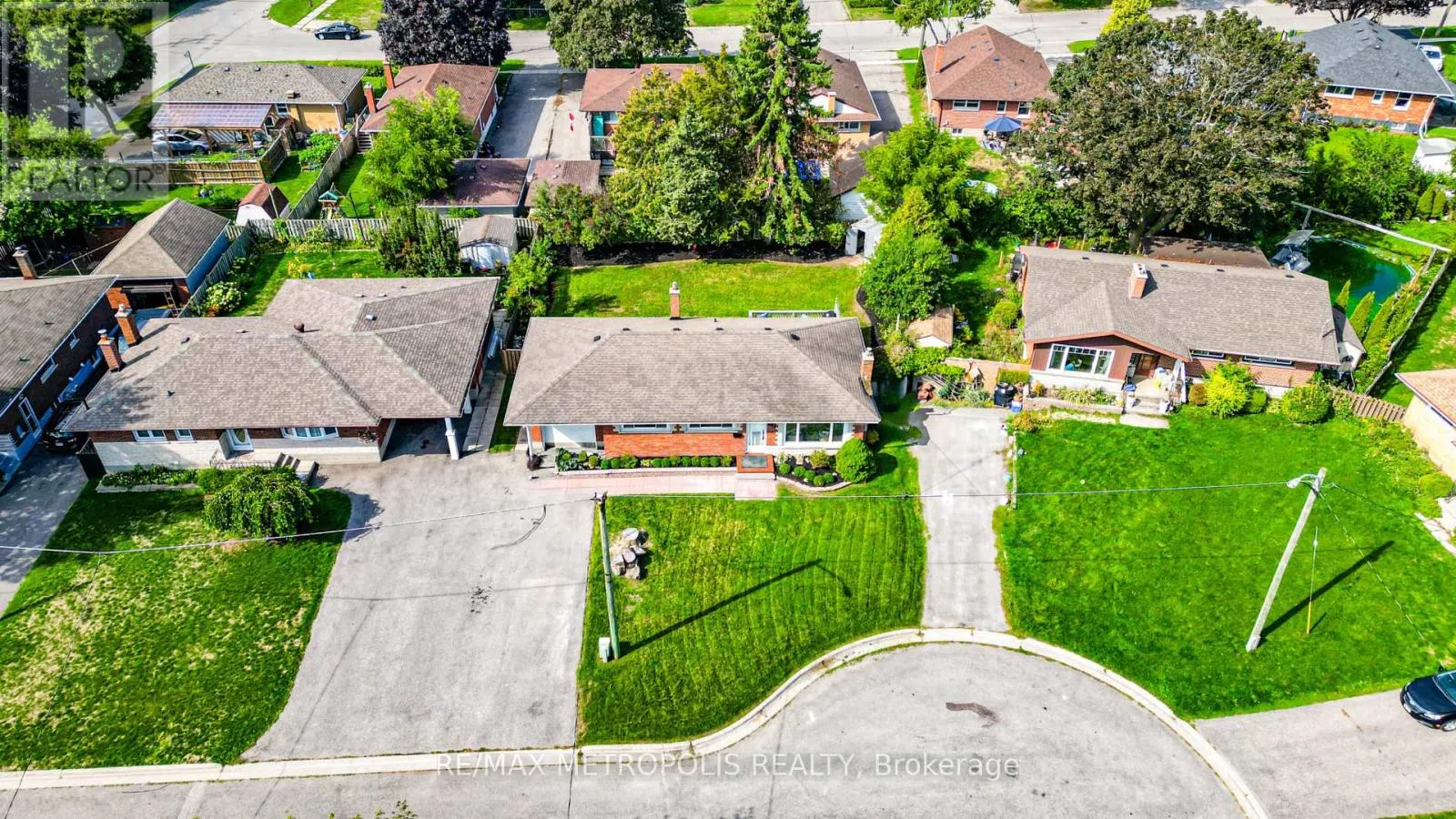592 CARLYLE COURT