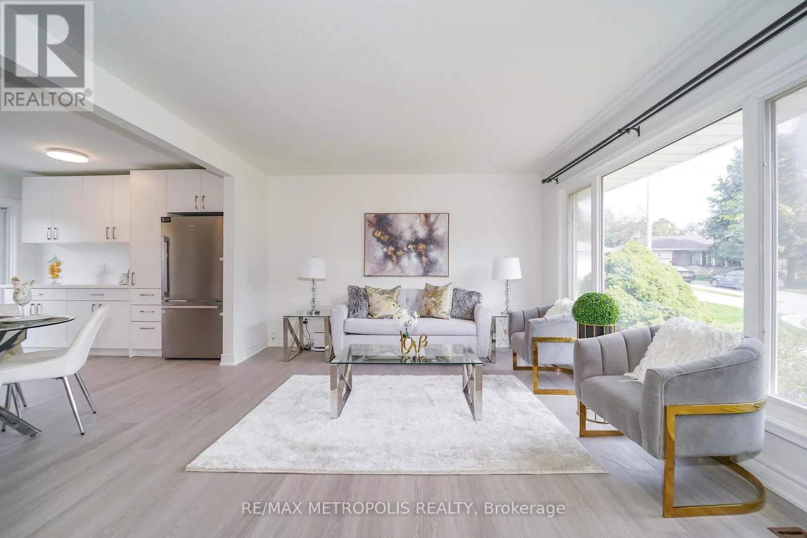 592 CARLYLE COURT