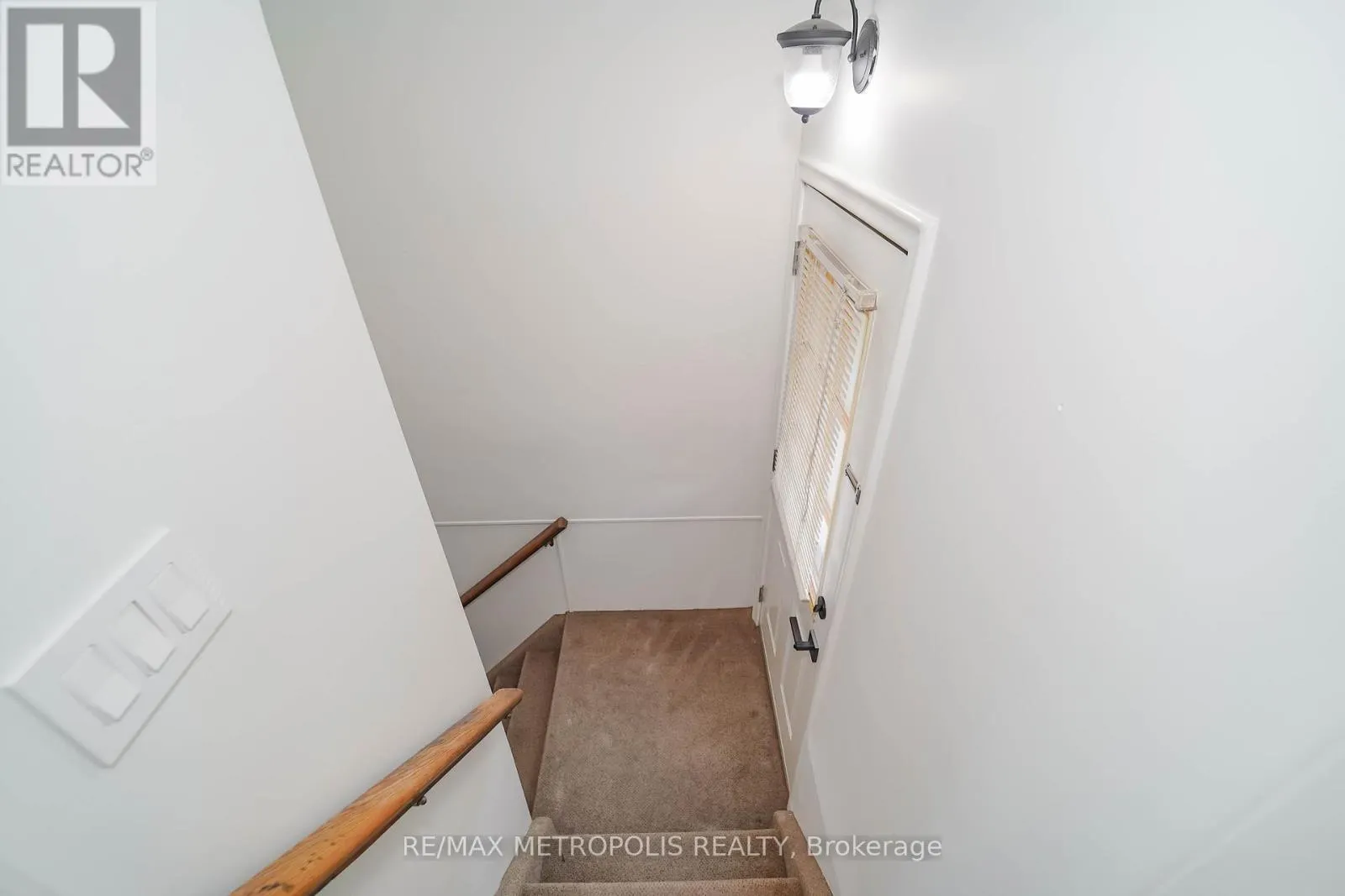 592 CARLYLE COURT