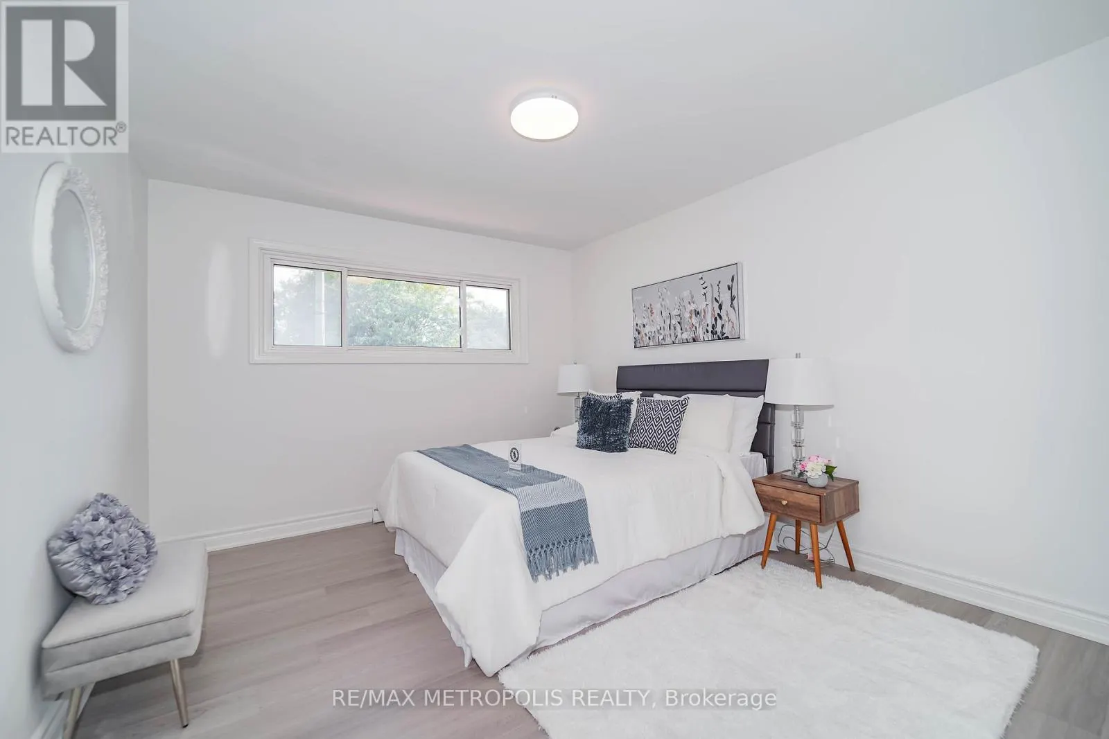 592 CARLYLE COURT