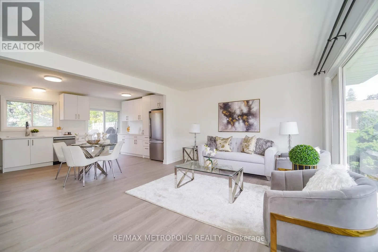 592 CARLYLE COURT