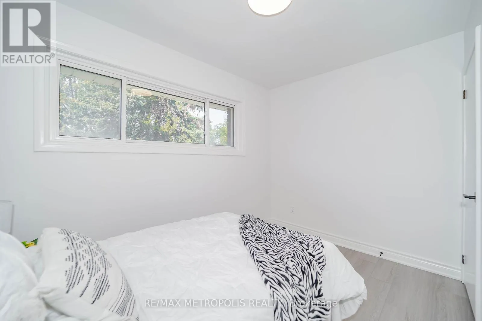 592 CARLYLE COURT