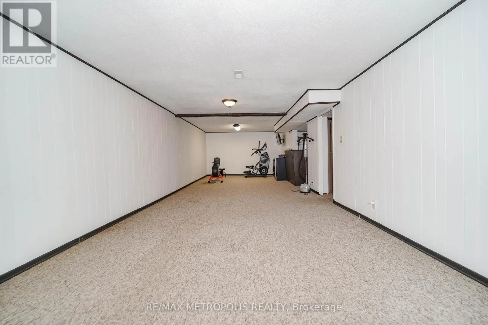 592 CARLYLE COURT