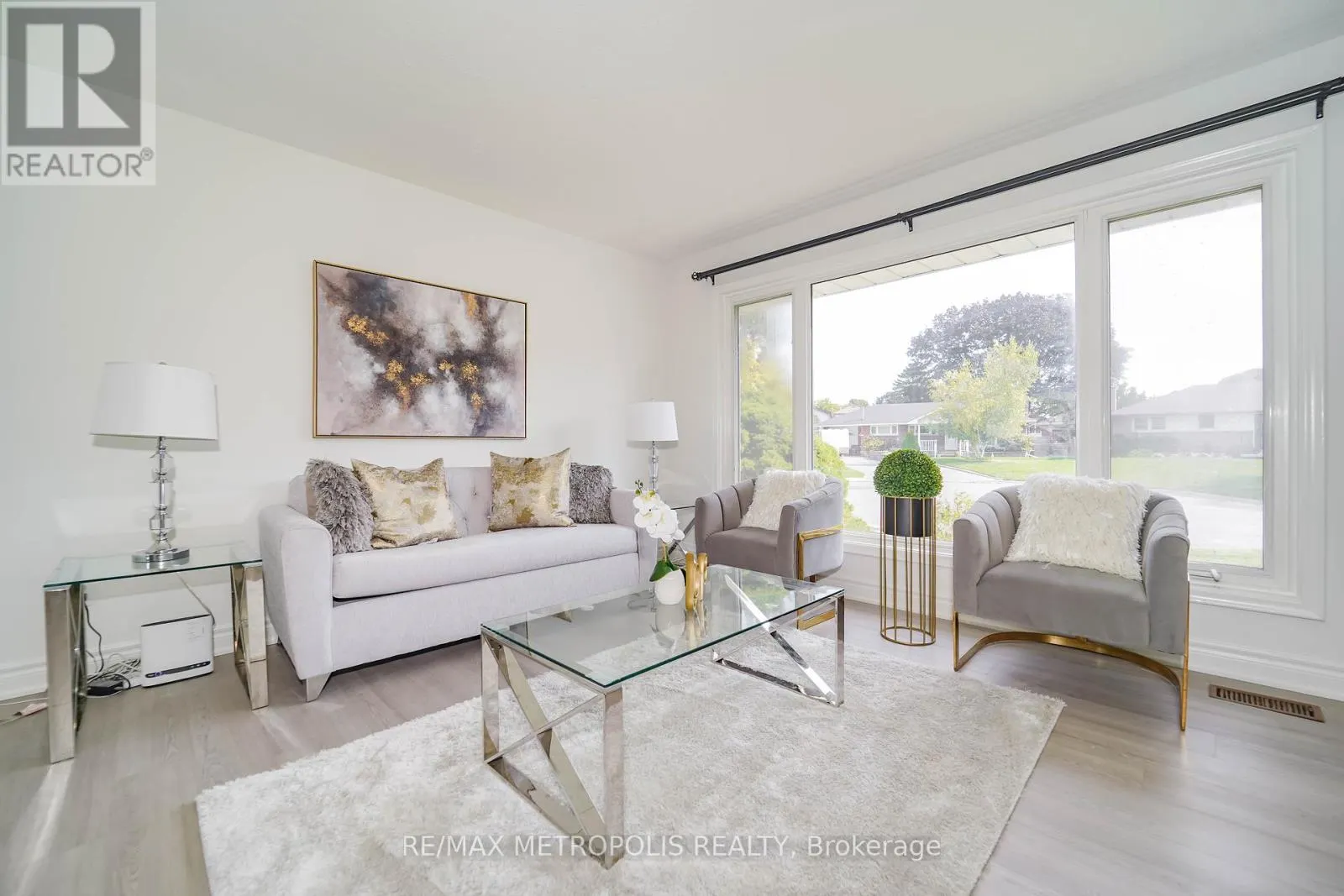 592 CARLYLE COURT
